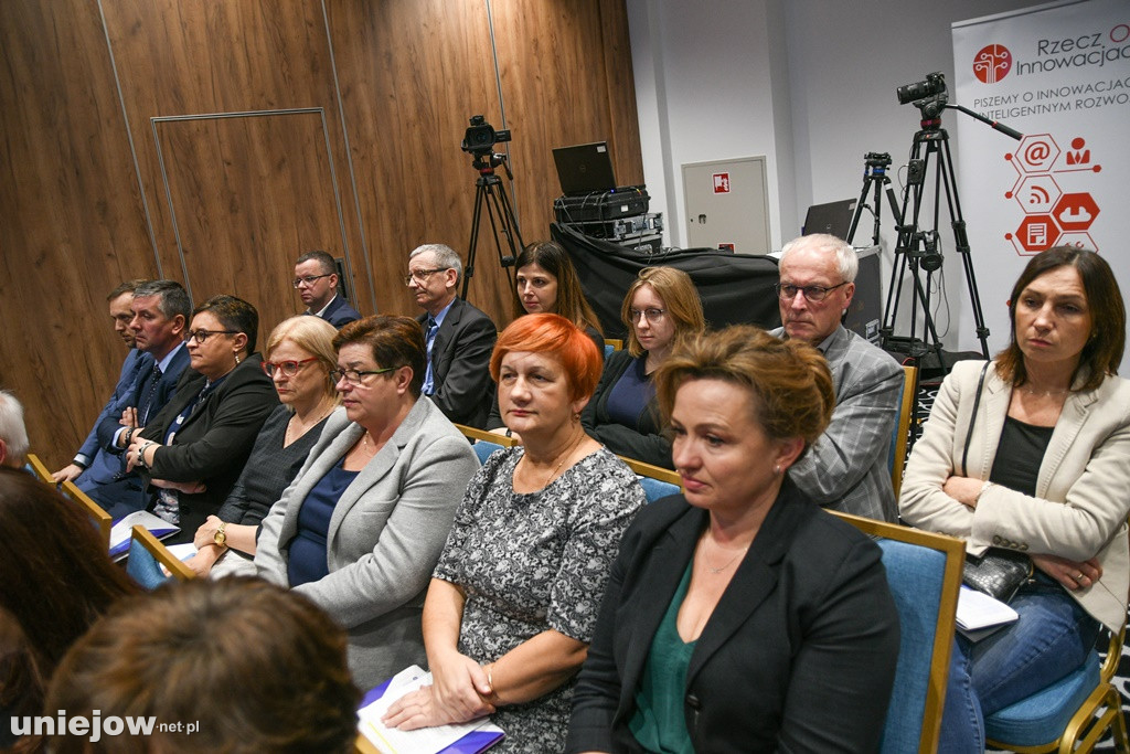 I dzień Trwa 4. Forum Inteligentnego Rozwoju