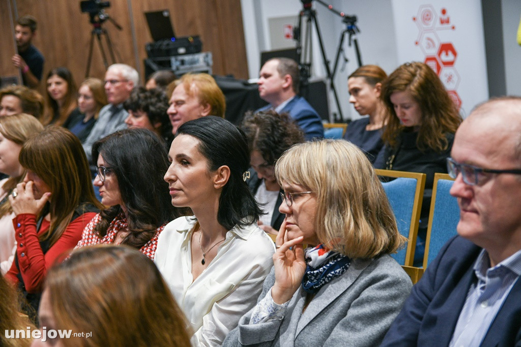 I dzień Trwa 4. Forum Inteligentnego Rozwoju