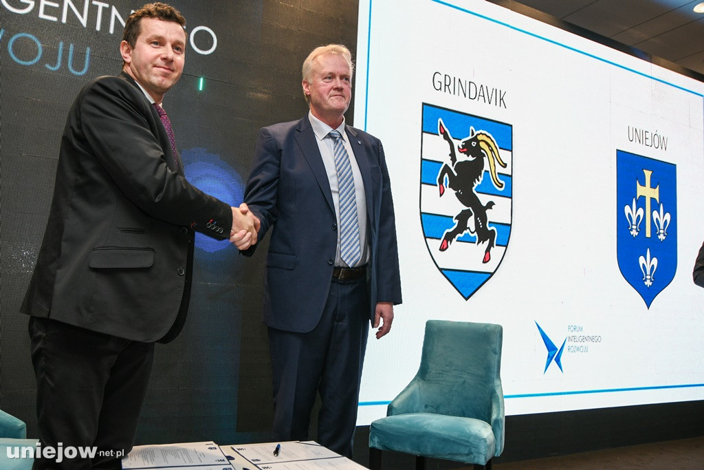 I dzień Trwa 4. Forum Inteligentnego Rozwoju
