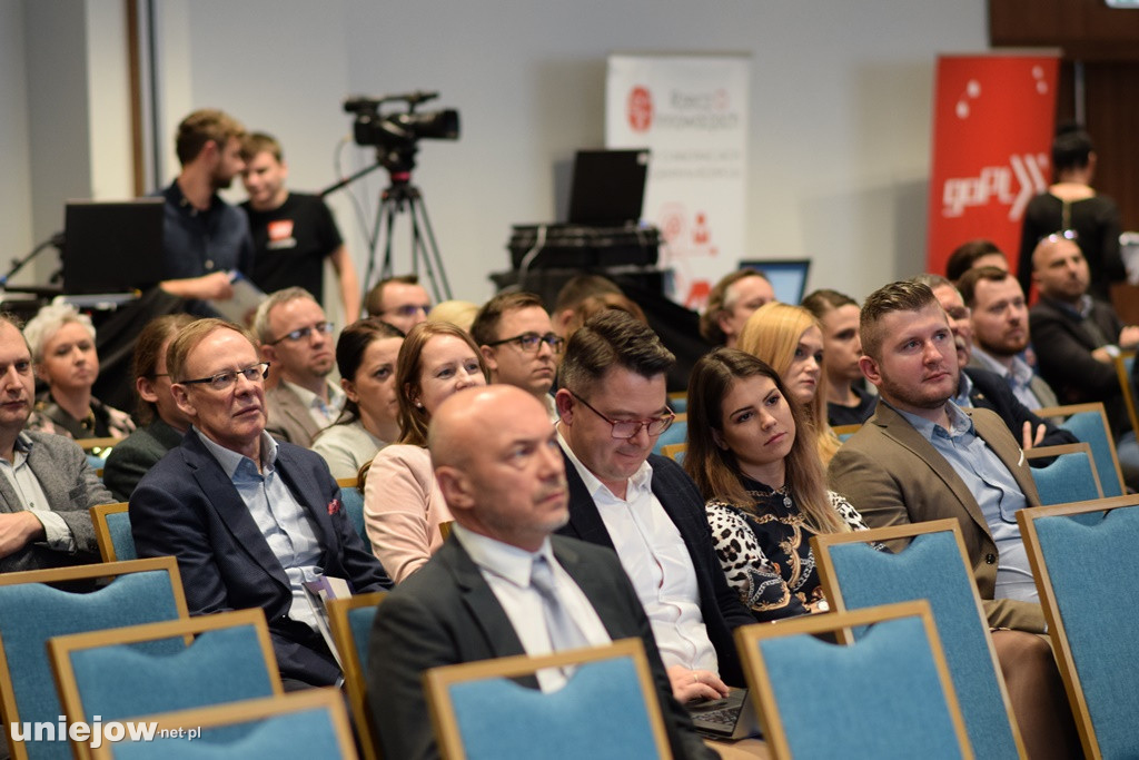 I dzień Trwa 4. Forum Inteligentnego Rozwoju