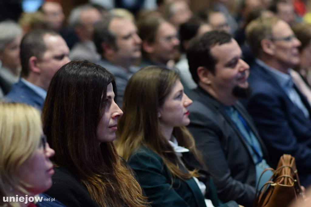 I dzień Trwa 4. Forum Inteligentnego Rozwoju