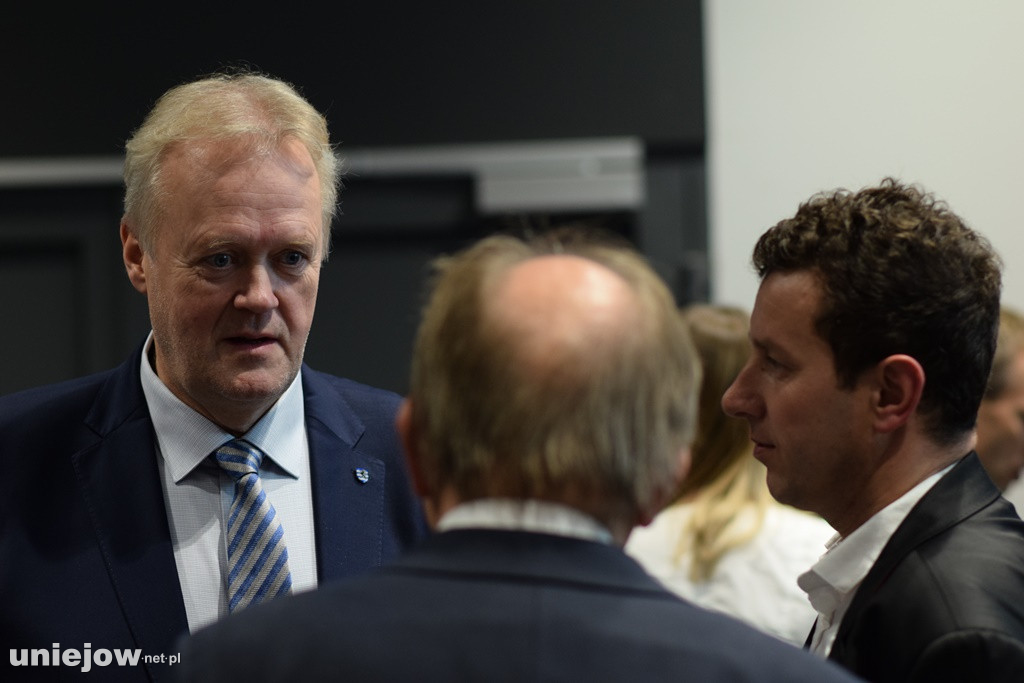 I dzień Trwa 4. Forum Inteligentnego Rozwoju