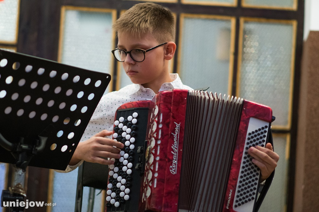 Świąteczny koncert z Szkole Muzycznej w Uniejowie [ZDJĘCIA]