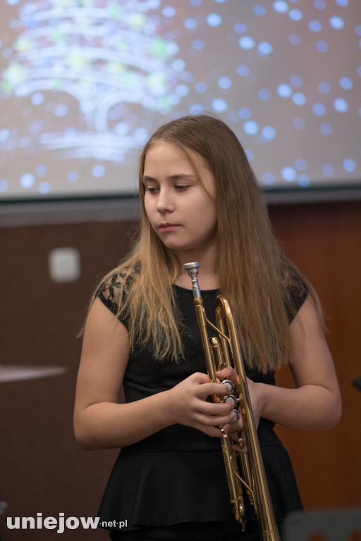 Świąteczny koncert z Szkole Muzycznej w Uniejowie [ZDJĘCIA]