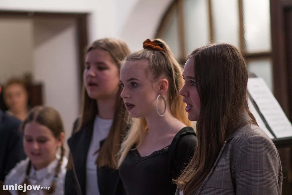 Świąteczny koncert z Szkole Muzycznej w Uniejowie [ZDJĘCIA]