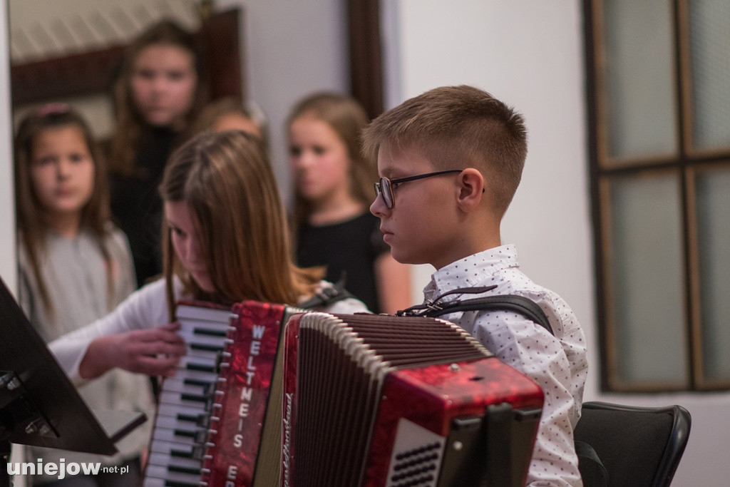 Świąteczny koncert z Szkole Muzycznej w Uniejowie [ZDJĘCIA]