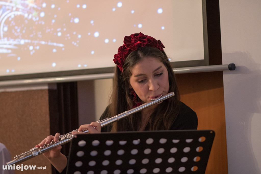 Świąteczny koncert z Szkole Muzycznej w Uniejowie [ZDJĘCIA]