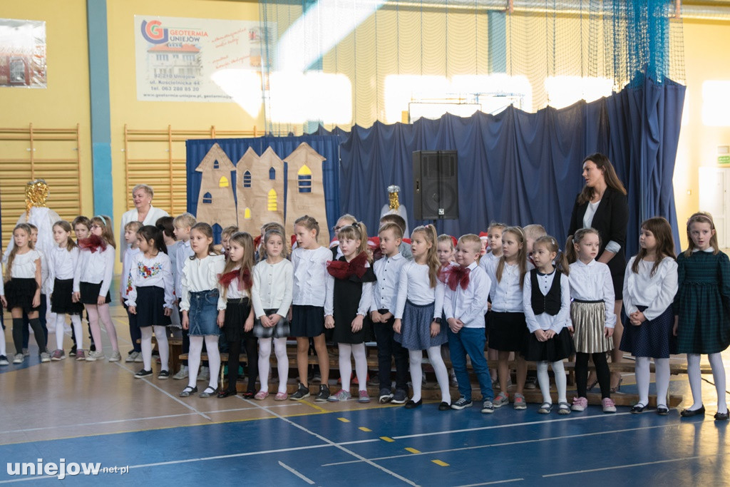 Jasełka i koncert świąteczny w uniejowskiej podstawówce