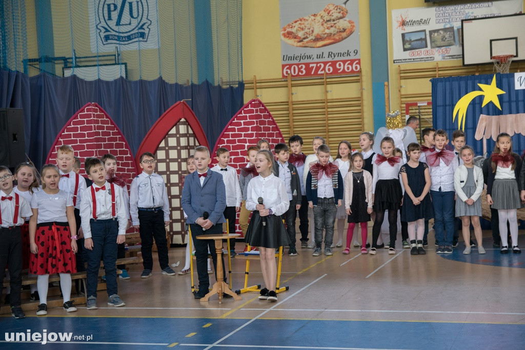 Jasełka i koncert świąteczny w uniejowskiej podstawówce