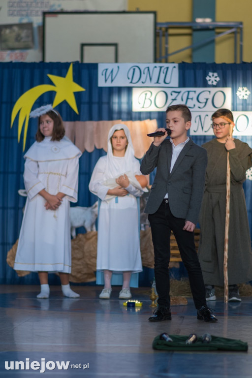 Jasełka i koncert świąteczny w uniejowskiej podstawówce