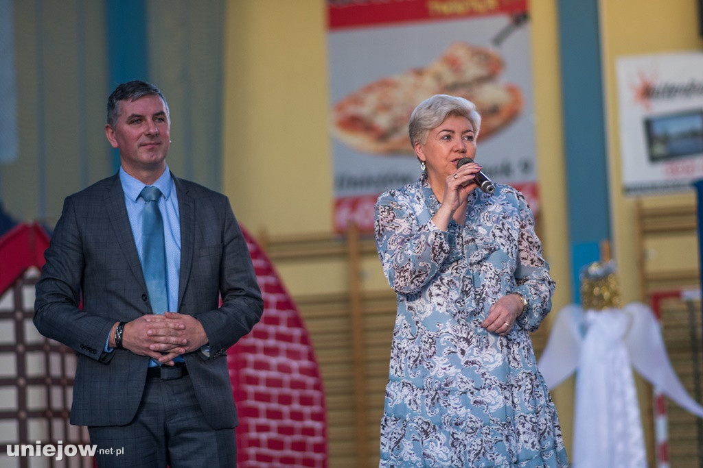 Jasełka i koncert świąteczny w uniejowskiej podstawówce
