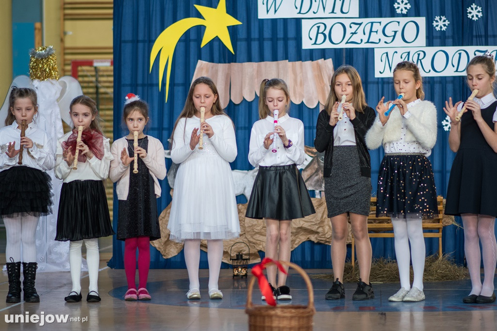 Jasełka i koncert świąteczny w uniejowskiej podstawówce