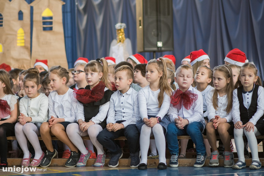 Jasełka i koncert świąteczny w uniejowskiej podstawówce