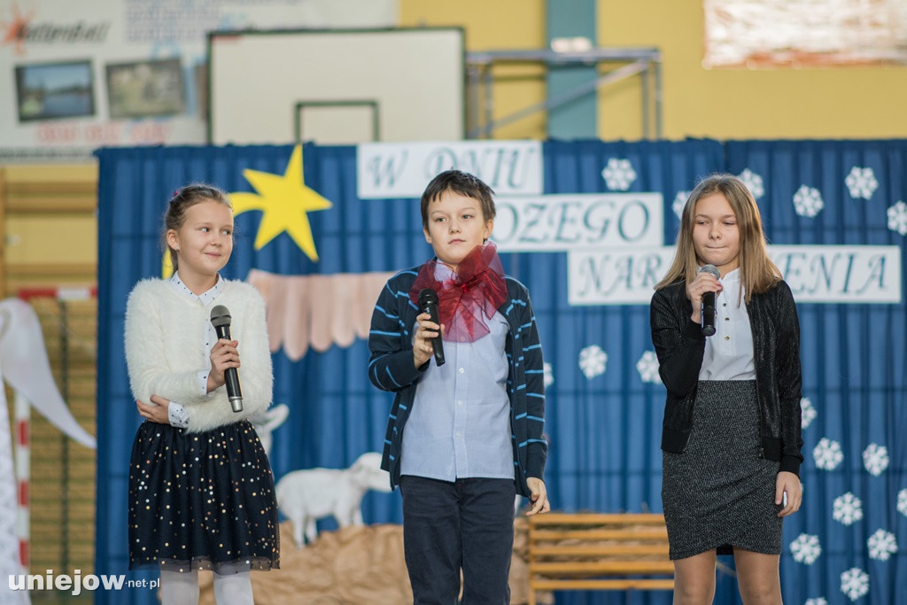 Jasełka i koncert świąteczny w uniejowskiej podstawówce