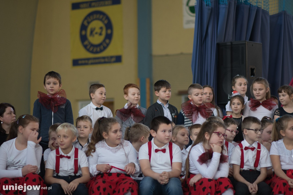 Jasełka i koncert świąteczny w uniejowskiej podstawówce