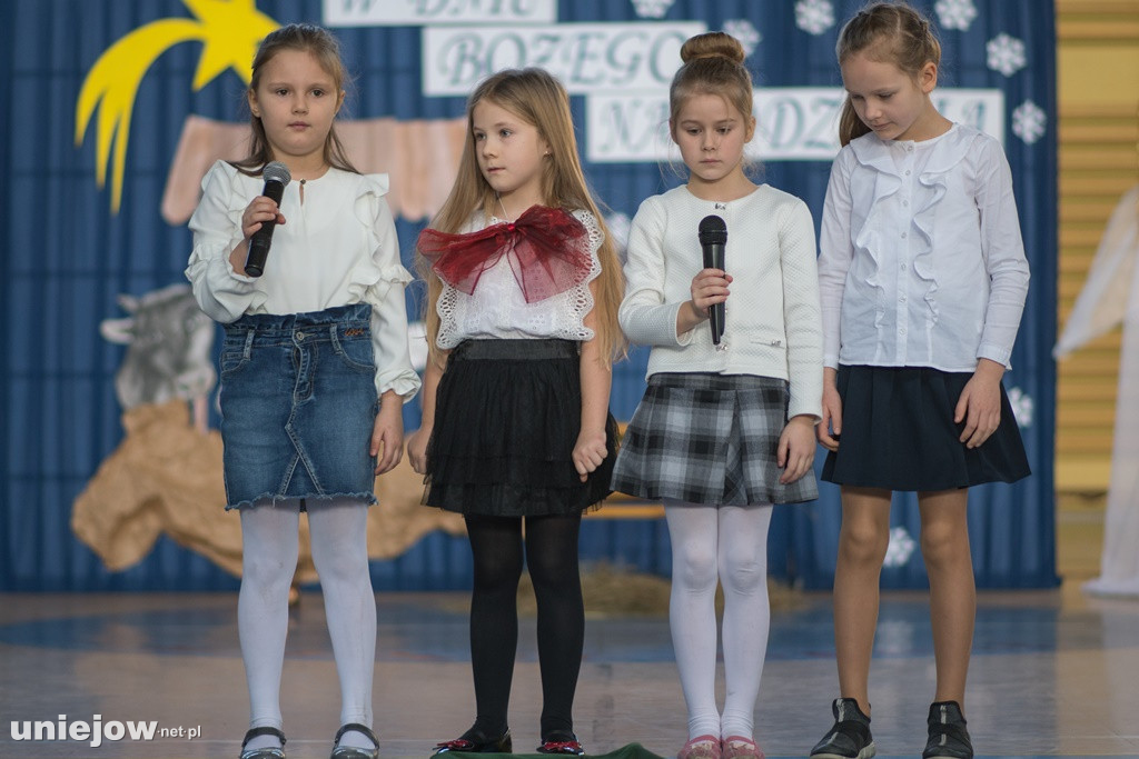 Jasełka i koncert świąteczny w uniejowskiej podstawówce