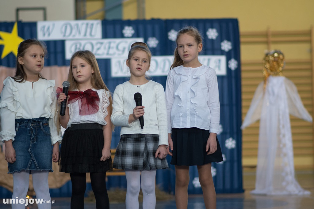 Jasełka i koncert świąteczny w uniejowskiej podstawówce