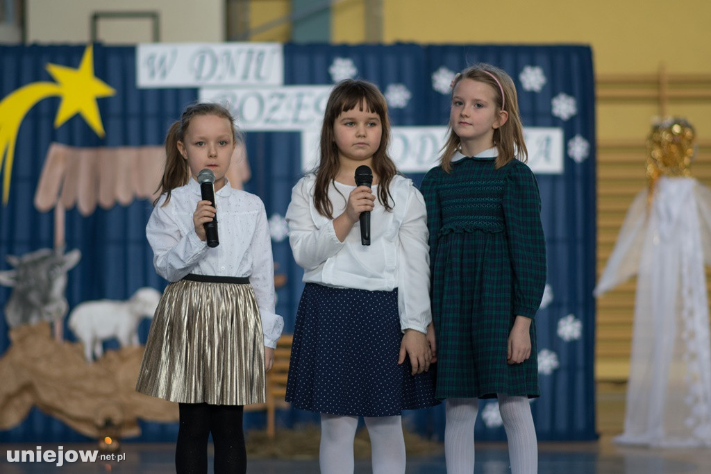 Jasełka i koncert świąteczny w uniejowskiej podstawówce