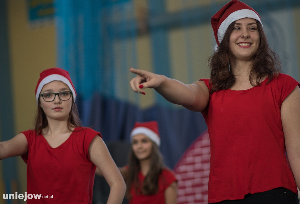 Jasełka i koncert świąteczny w uniejowskiej podstawówce