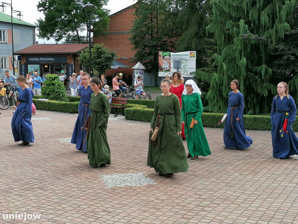 Dworzanie wystąpili na Rynku