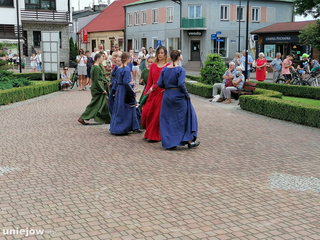 Dworzanie wystąpili na Rynku