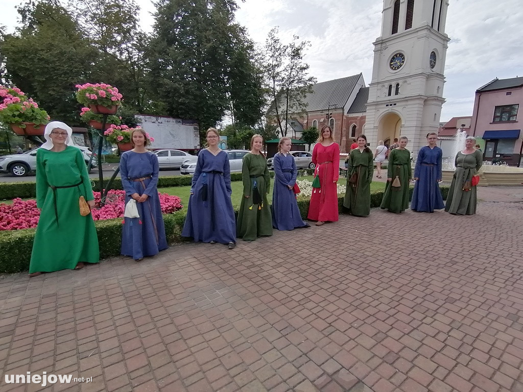 Dworzanie wystąpili na Rynku