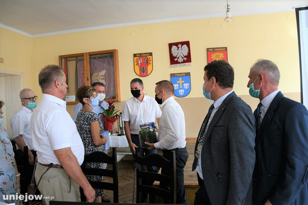 Burmistrz z absolutorium i wotum zaufania