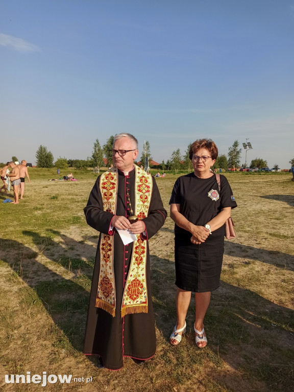 Strażacy z Uniejowa poświęcili swoją łódź - Helenkę