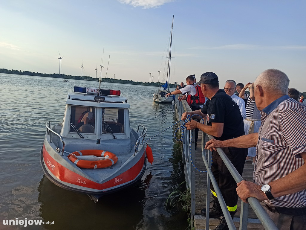 Strażacy z Uniejowa poświęcili swoją łódź - Helenkę
