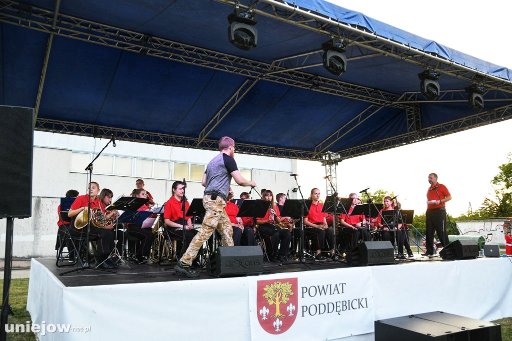 Powiatowy piknik zdrowia i urody w Uniejowie