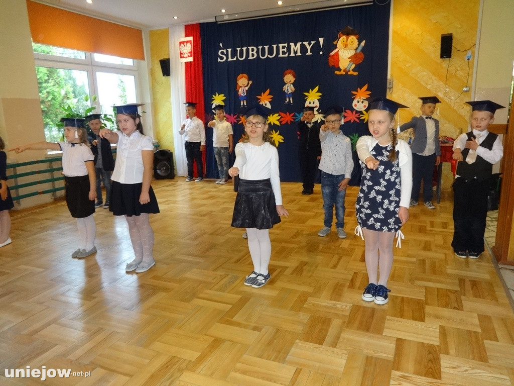Ślubowanie pierwszoklasistów w Wieleninie