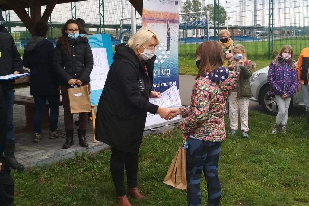 Młodzi wędkarze w Uniejowa na turnieju wędkarskim ,,Z Ikrą