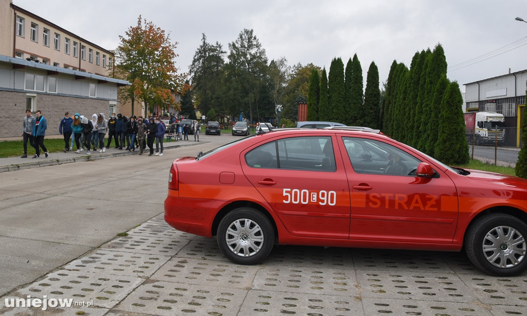 Próbna ewakuacja szkoły w Uniejowie