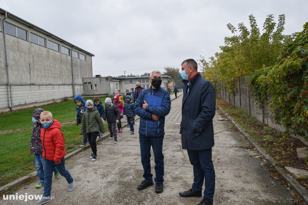 Próbna ewakuacja szkoły w Uniejowie