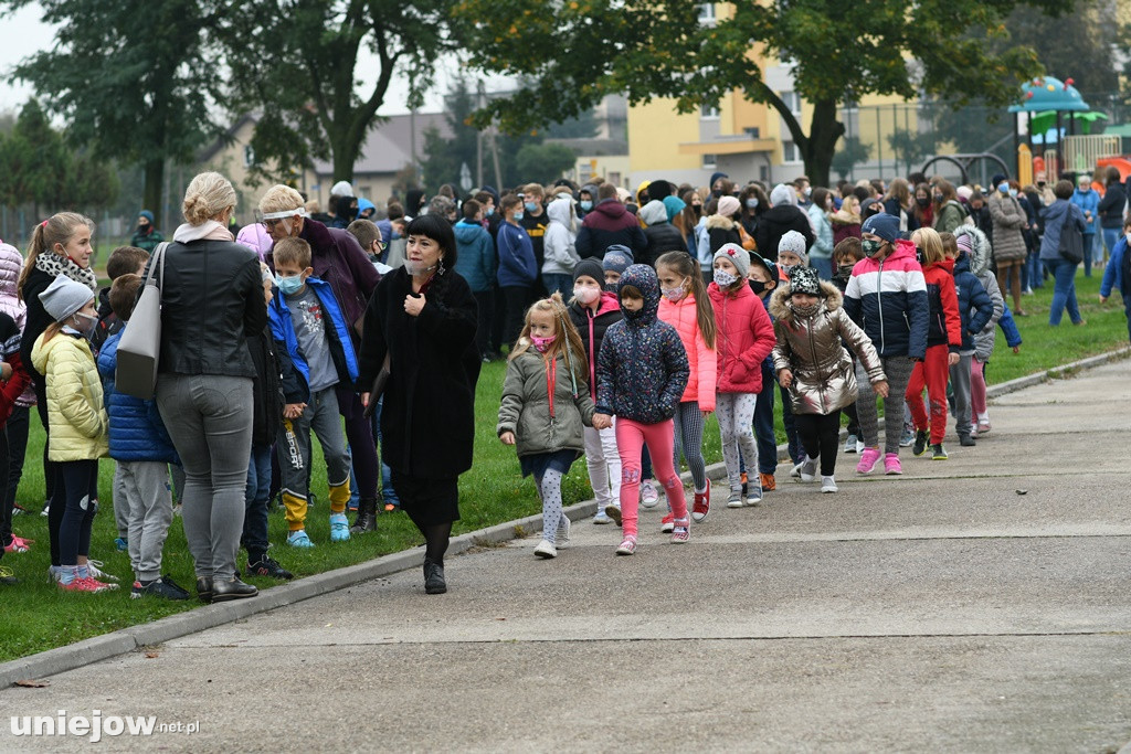Próbna ewakuacja szkoły w Uniejowie