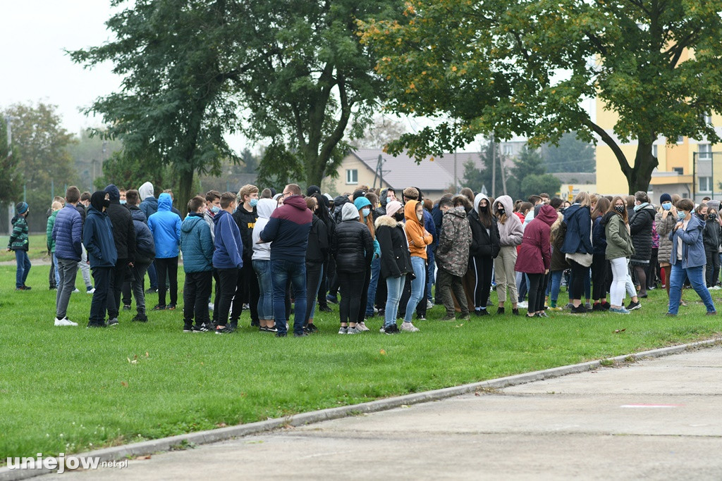Próbna ewakuacja szkoły w Uniejowie