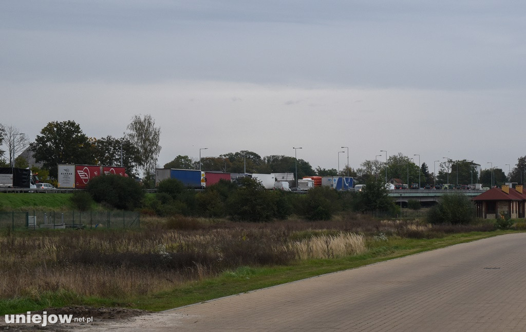 Uniejów zakorkowany. Rolnicy protestowali na drodze
