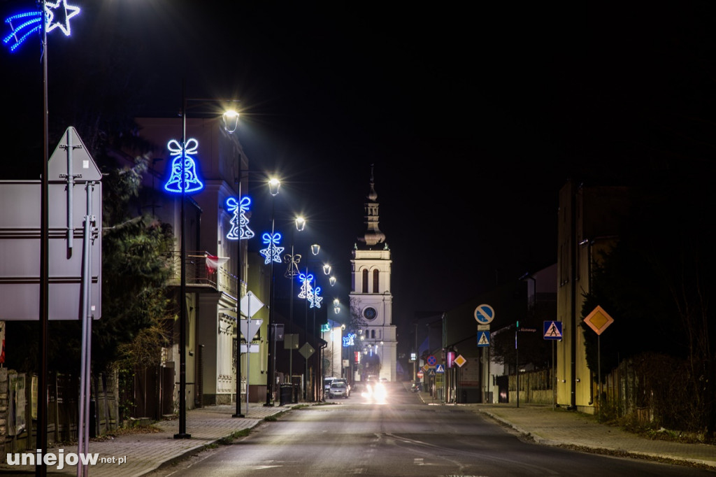 W Uniejowie pojawiły się świąteczne dekoracje
