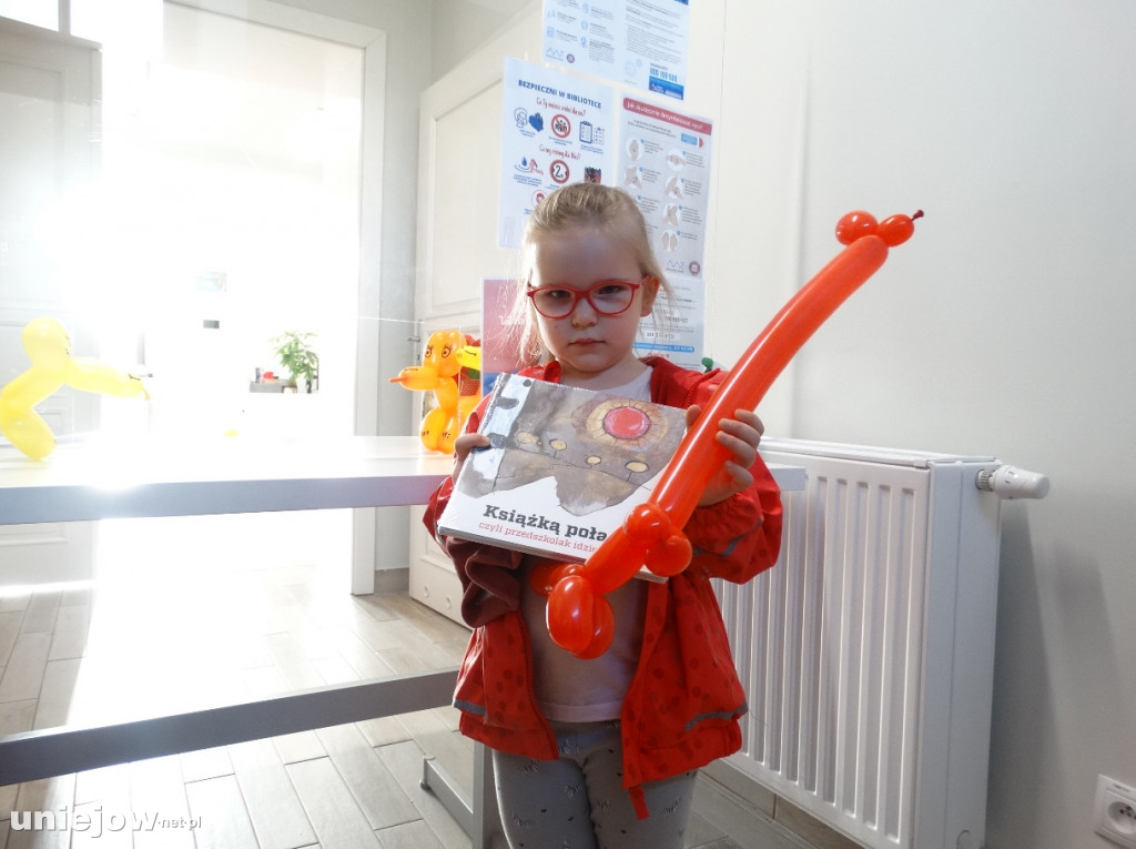 Biblioteka w Uniejowie rozdaje darmowe wyprawki