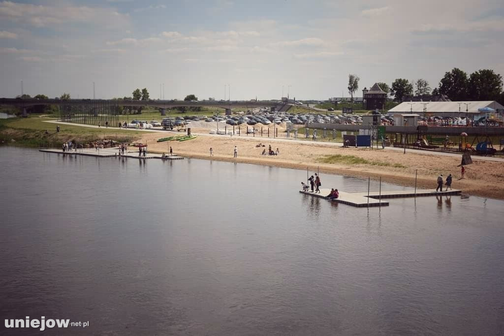 Pomosty przy plaży w Uniejowie
