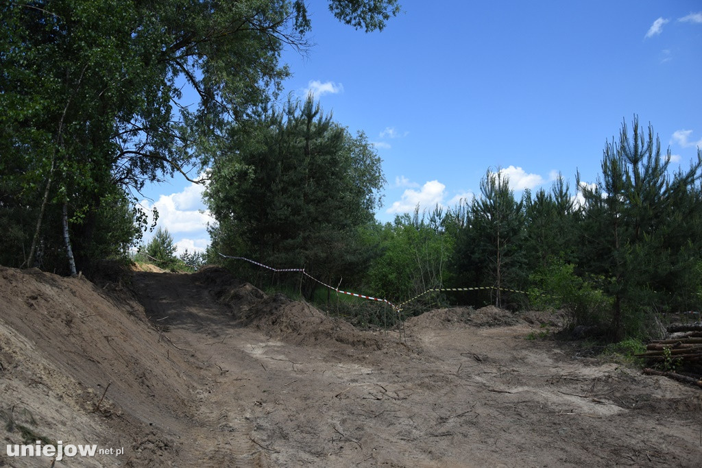 Koło Uniejowa postał tor off-roadowy