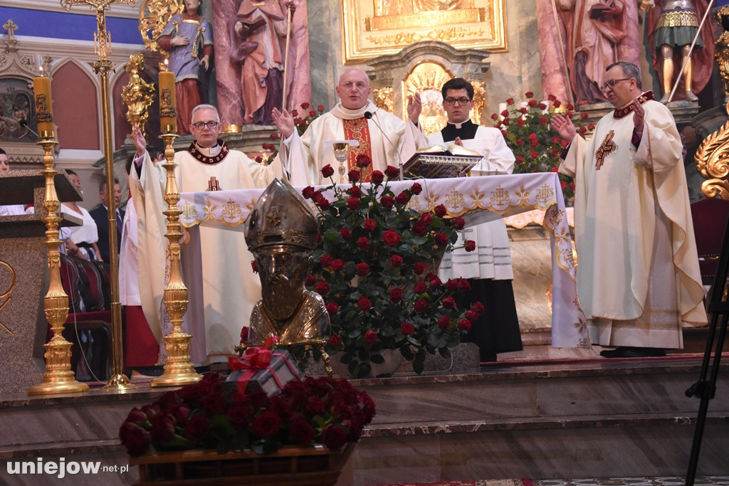 Nowy biskup odwiedził Uniejów.Odpust w parafii pw. św. Floriana