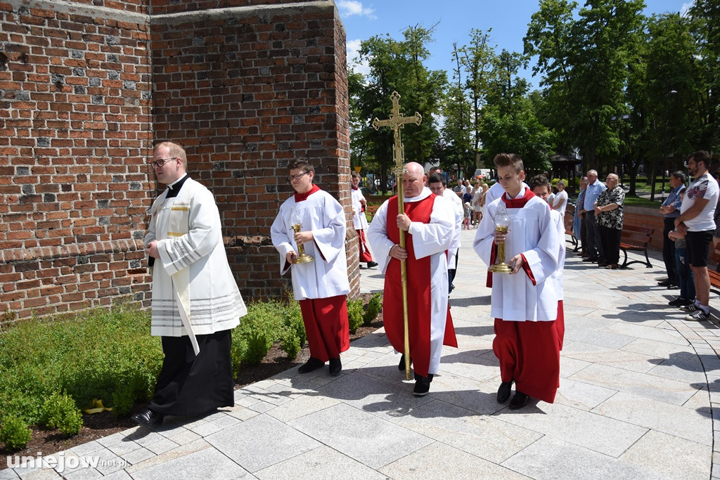 Nowy biskup odwiedził Uniejów.Odpust w parafii pw. św. Floriana