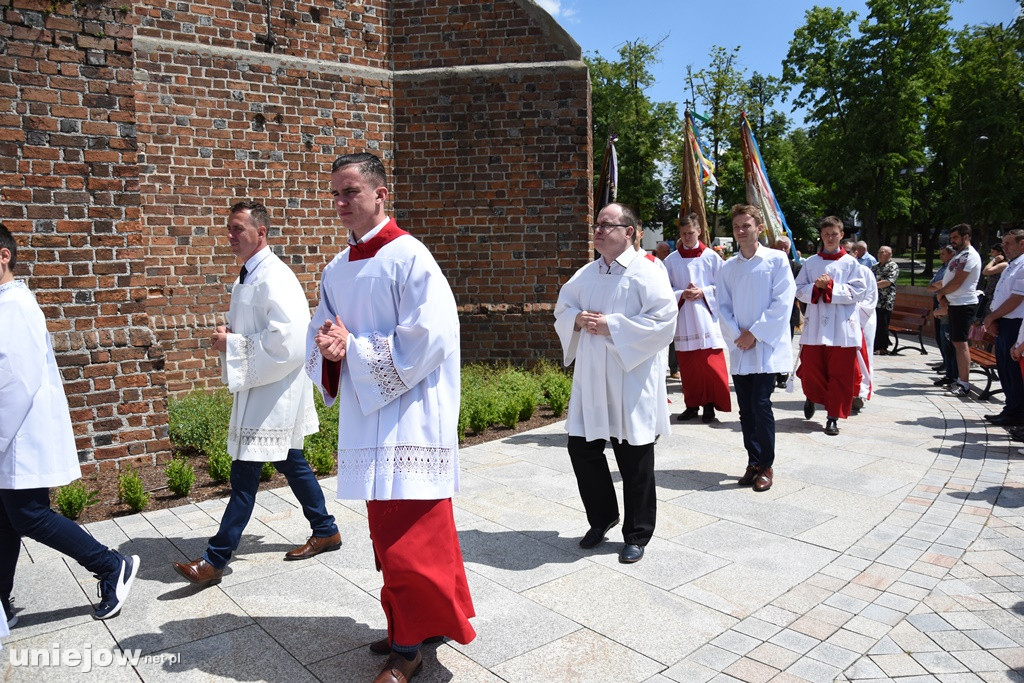 Nowy biskup odwiedził Uniejów.Odpust w parafii pw. św. Floriana