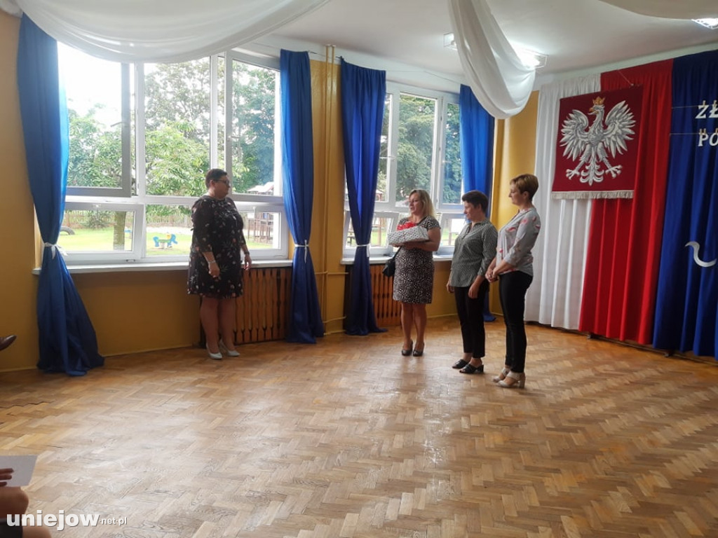 Ukończenie szkoły przez ósmoklasistów w Wilamowie