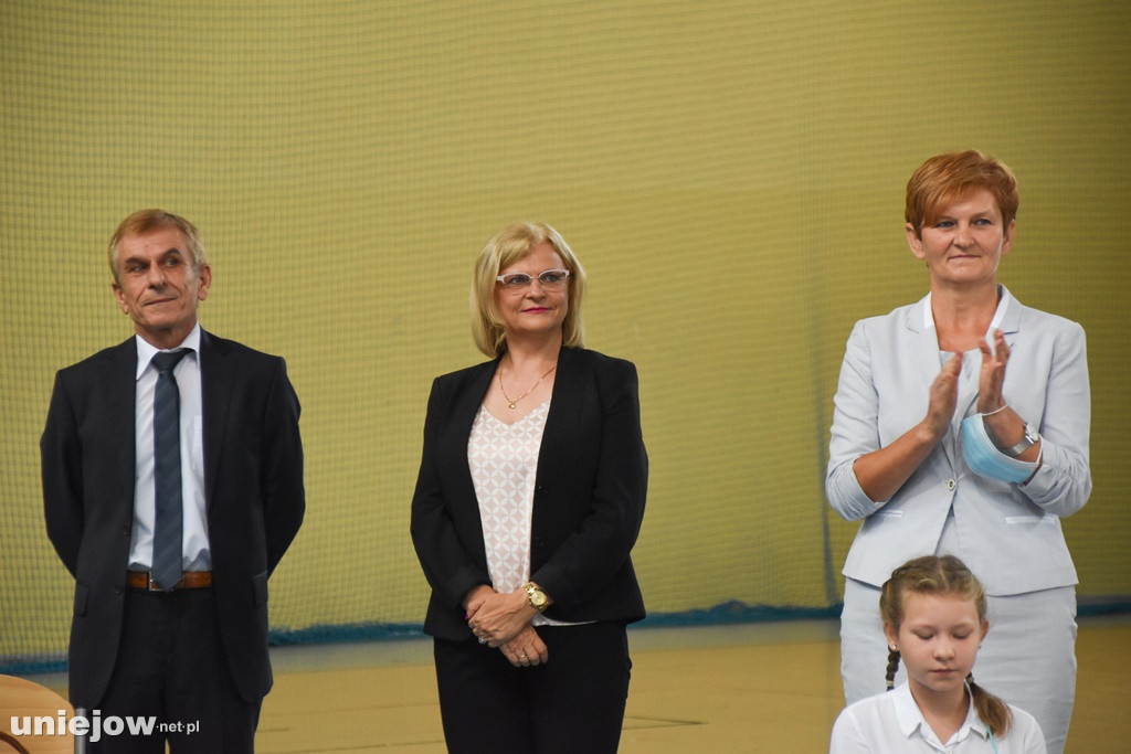 Uniejów. Pierwszaki już po ślubowaniu
