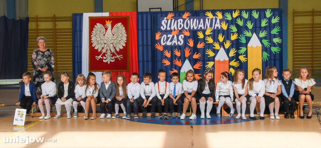 Uniejów. Pierwszaki już po ślubowaniu
