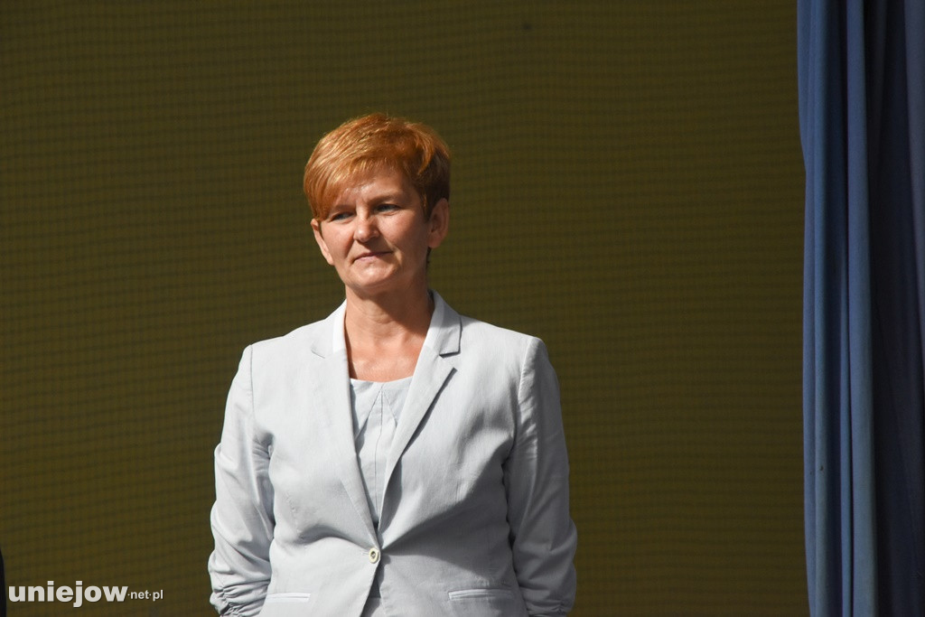Uniejów. Pierwszaki już po ślubowaniu