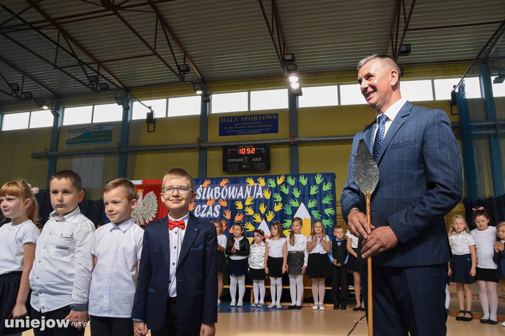 Uniejów. Pierwszaki już po ślubowaniu