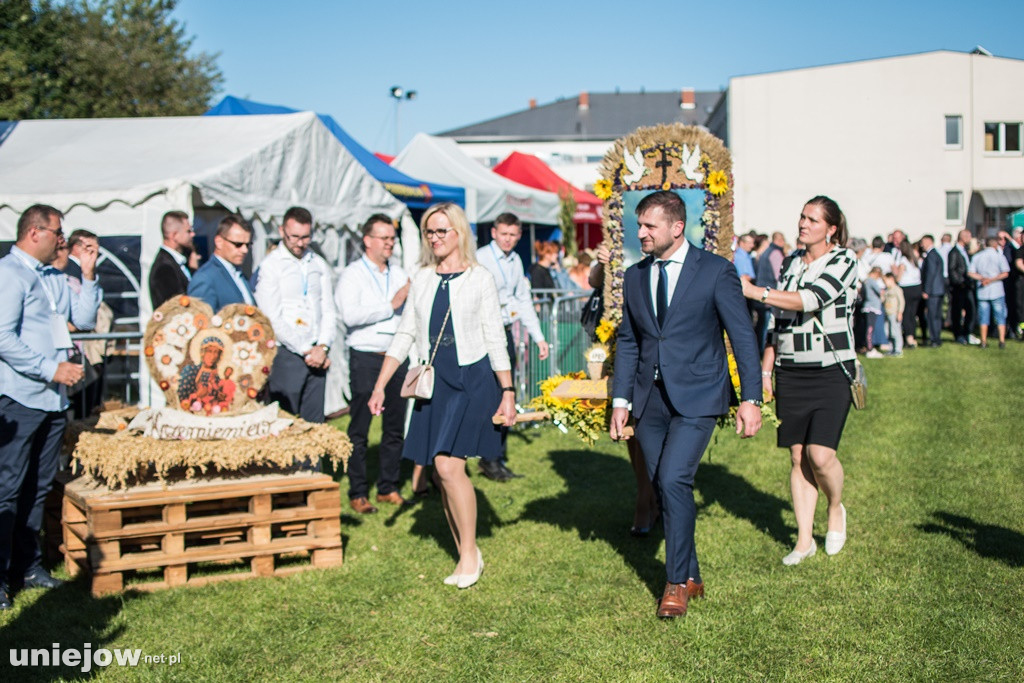 IX Dożynki Powiatu Poddębickiego w Dalikowie